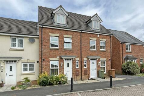 3 bedroom terraced house for sale