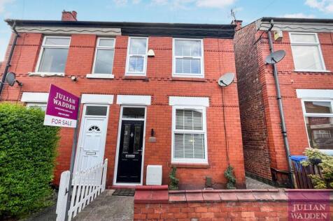 Beechwood Avenue, Reddish, Stockport... 2 bed semi