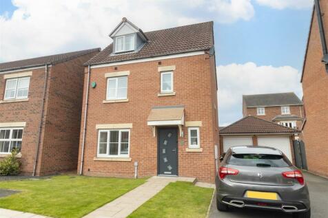 4 bedroom detached house for sale