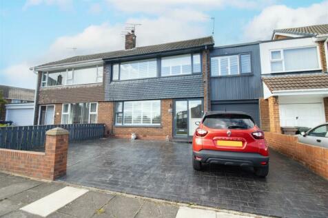 4 bedroom semi-detached house for sale