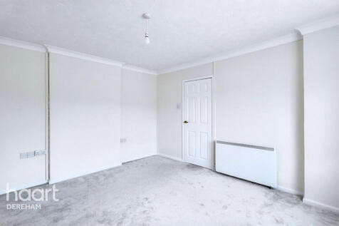 2 bedroom semi-detached bungalow for sale
