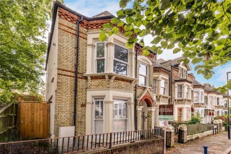 London SW2 2 bed apartment for sale