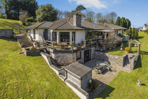 4 bedroom bungalow for sale