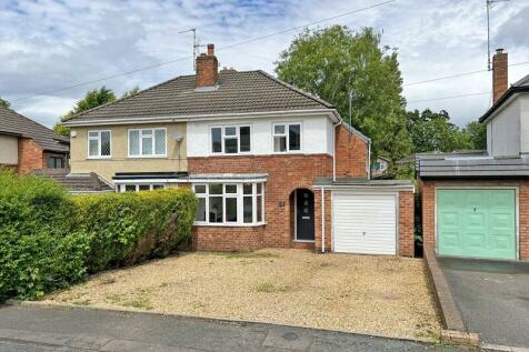 3 bedroom semi-detached house for sale