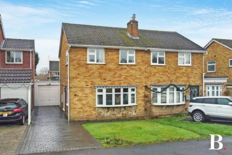 3 bedroom semi-detached house for sale