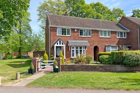 Woodhouse Road, Wolverhampton, WV6 2 bed end of terrace house for sale
