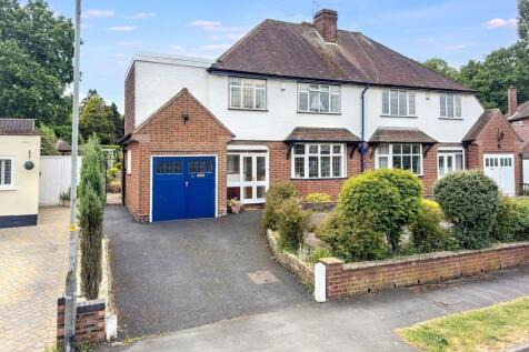 3 bedroom semi-detached house for sale