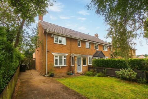 4 bedroom semi-detached house for sale