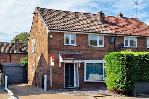 3 bedroom semi-detached house for sale