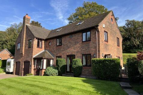 5 bedroom detached house for sale
