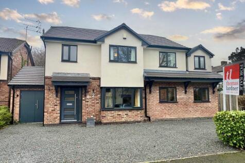 5 bedroom detached house for sale