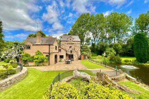 Hill Chorlton, Newcastle, ST5 6 bed detached house for sale