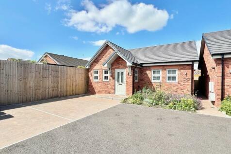 2 bedroom detached bungalow for sale