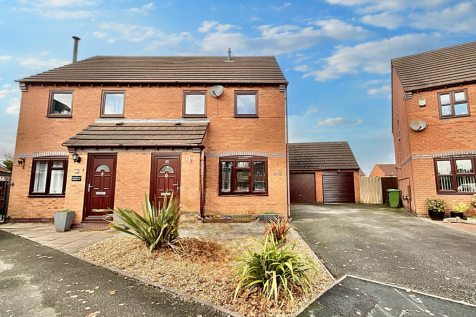Stable Lane, Market Drayton, TF9 3 bed semi