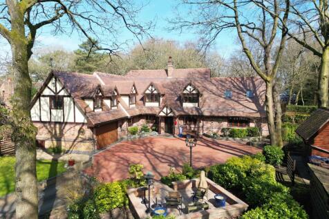 5 bedroom detached house for sale