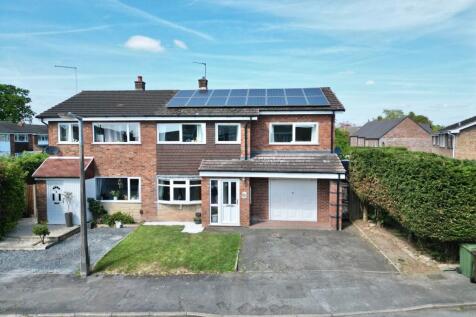 4 bedroom semi-detached house for sale