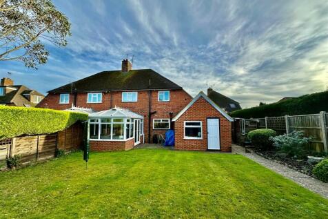 4 bedroom semi-detached house for sale