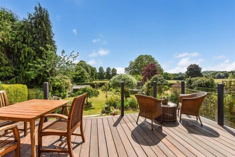 Wire Cut, Frensham, Farnham 3 bed detached house for sale