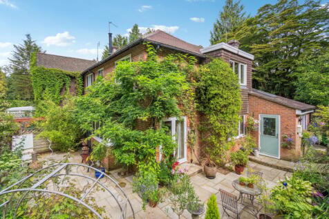 Stoke Common Road, Fulmer SL3 3 bed end of terrace house for sale