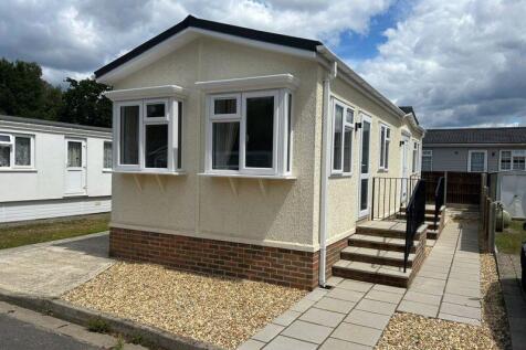 Camberley, Surrey, GU16 1 bed park home for sale