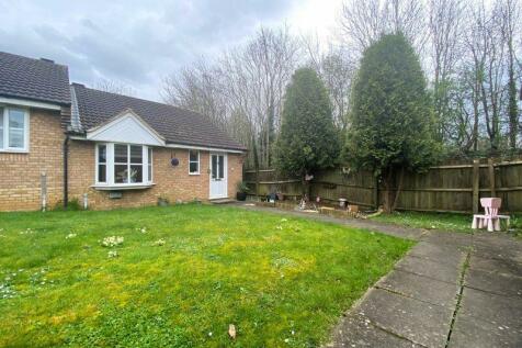 2 bedroom semi-detached bungalow for sale