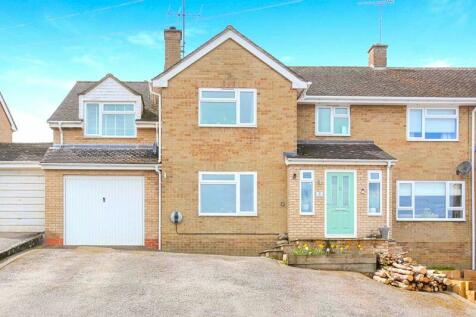 4 bedroom semi-detached house for sale