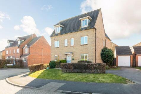 6 bedroom detached house for sale