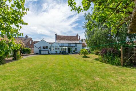 5 bedroom detached house for sale