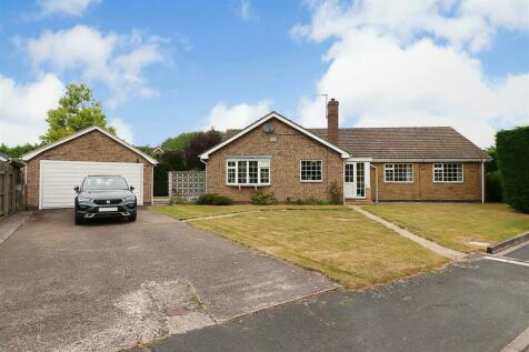 4 bedroom detached bungalow for sale