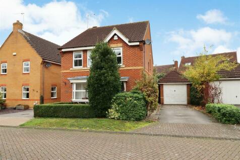 Hazel Court, Brough 4 bed detached house for sale