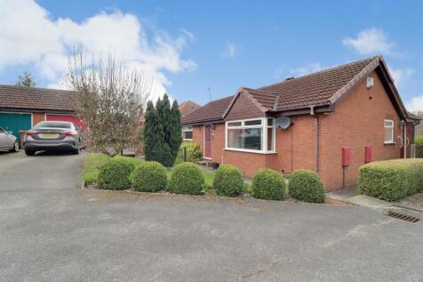 Highfields, South Cave 2 bed detached bungalow for sale