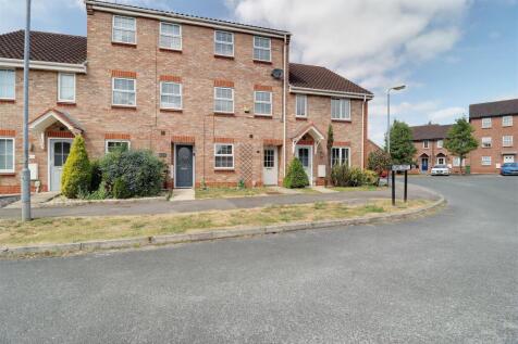 Aire Close, Brough 4 bed townhouse for sale
