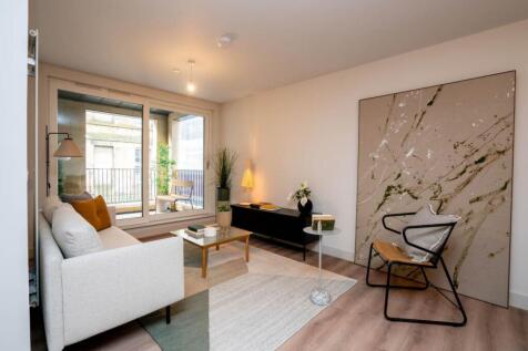 33 (Flat 2) Eyre Place, New Town 2 bed apartment for sale