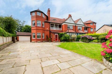 6 bedroom semi-detached house for sale