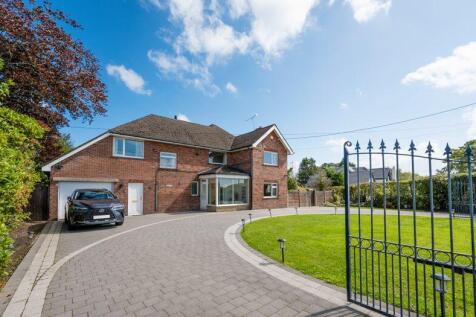 5 bedroom detached house for sale