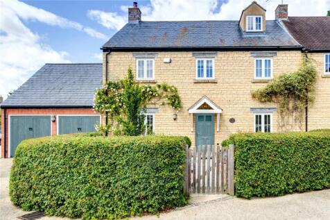 The Long Close, Stourton... 5 bed semi
