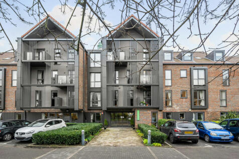 London Road, Guildford, Surrey, GU1 2 bed apartment for sale
