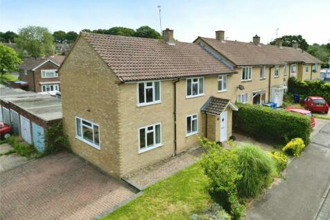 4 bedroom end of terrace house for sale