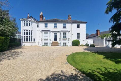 London Road, Bracknell RG42 3 bed apartment for sale