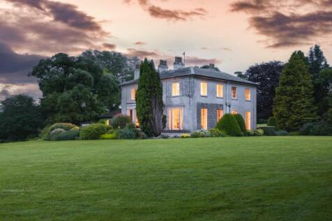 4 bedroom country house for sale