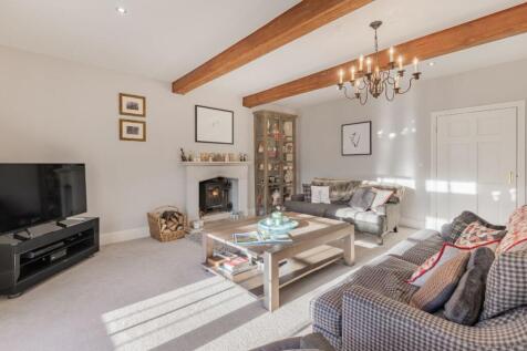 5 bedroom country house for sale