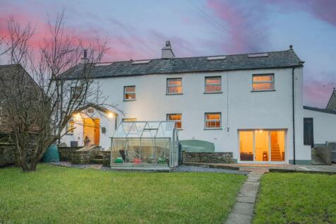5 bedroom cottage for sale