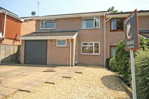 4 bedroom semi-detached house for sale