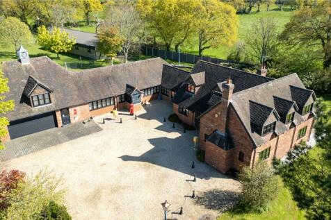 6 bedroom detached house for sale