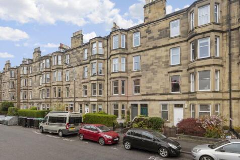 3 bedroom flat for sale