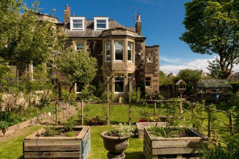 3 bedroom ground floor flat for sale