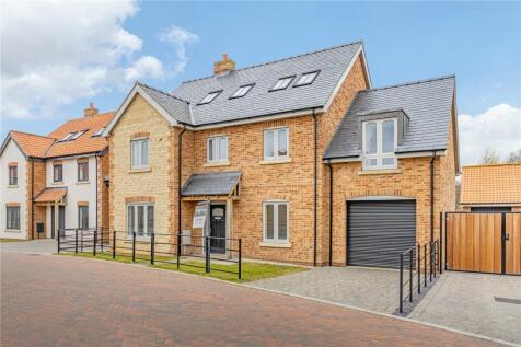 6 bedroom detached house for sale