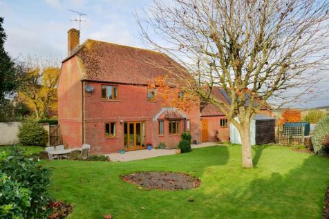 Roundway Close, Heddington, Calne 4 bed detached house for sale