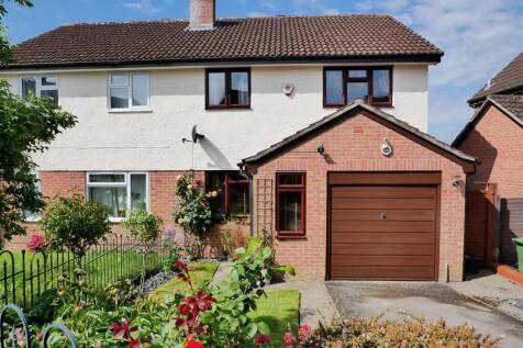 3 bedroom semi-detached house for sale