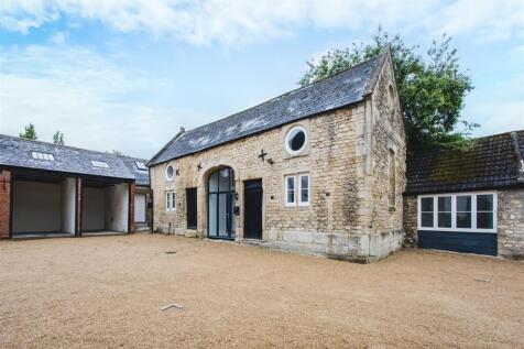 White Hart Mews, The Green, Calne 2 bed semi